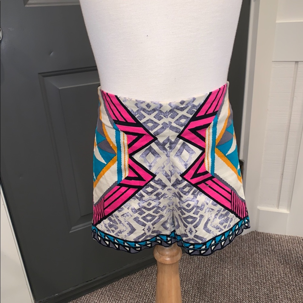 Dejavu High Waisted Print Shorts